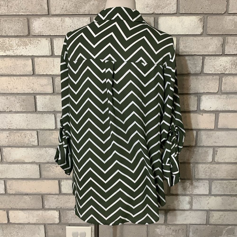 3for$20 blouse large - Picture 2 of 4